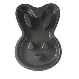 WILTON Easter Bunny Rabbit Nonstick Cake Bars Jello Baking Pan